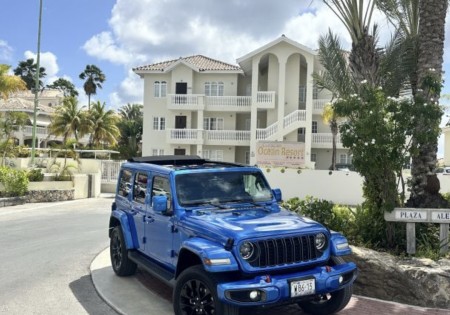 Jeep Wrangler special Blue Huren Curacao